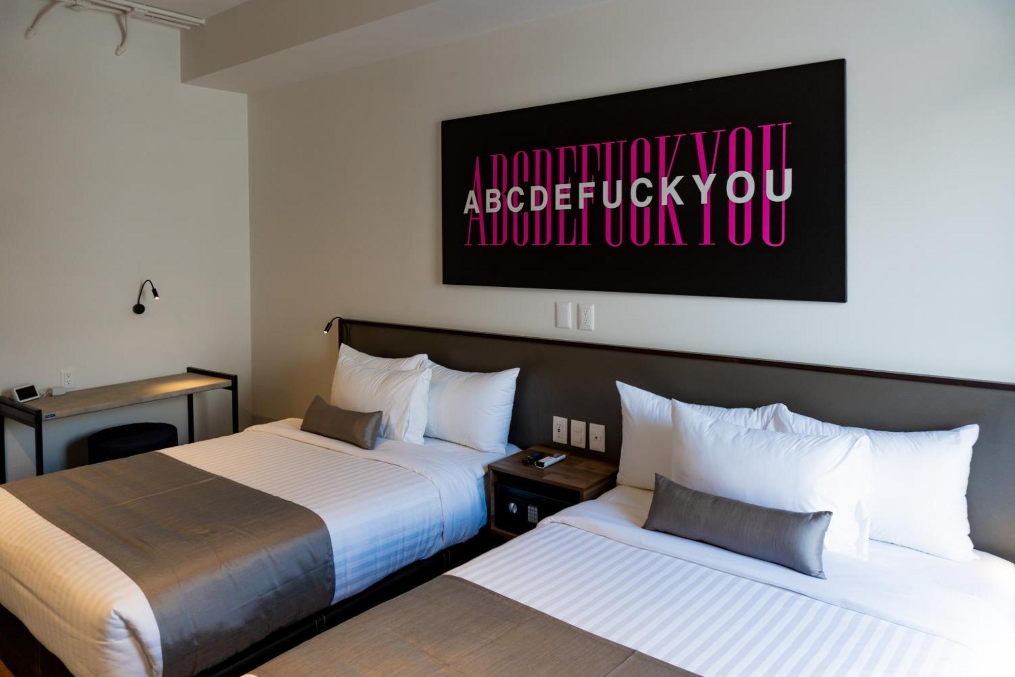 Alt Urbana Hotel Леон Екстериор снимка