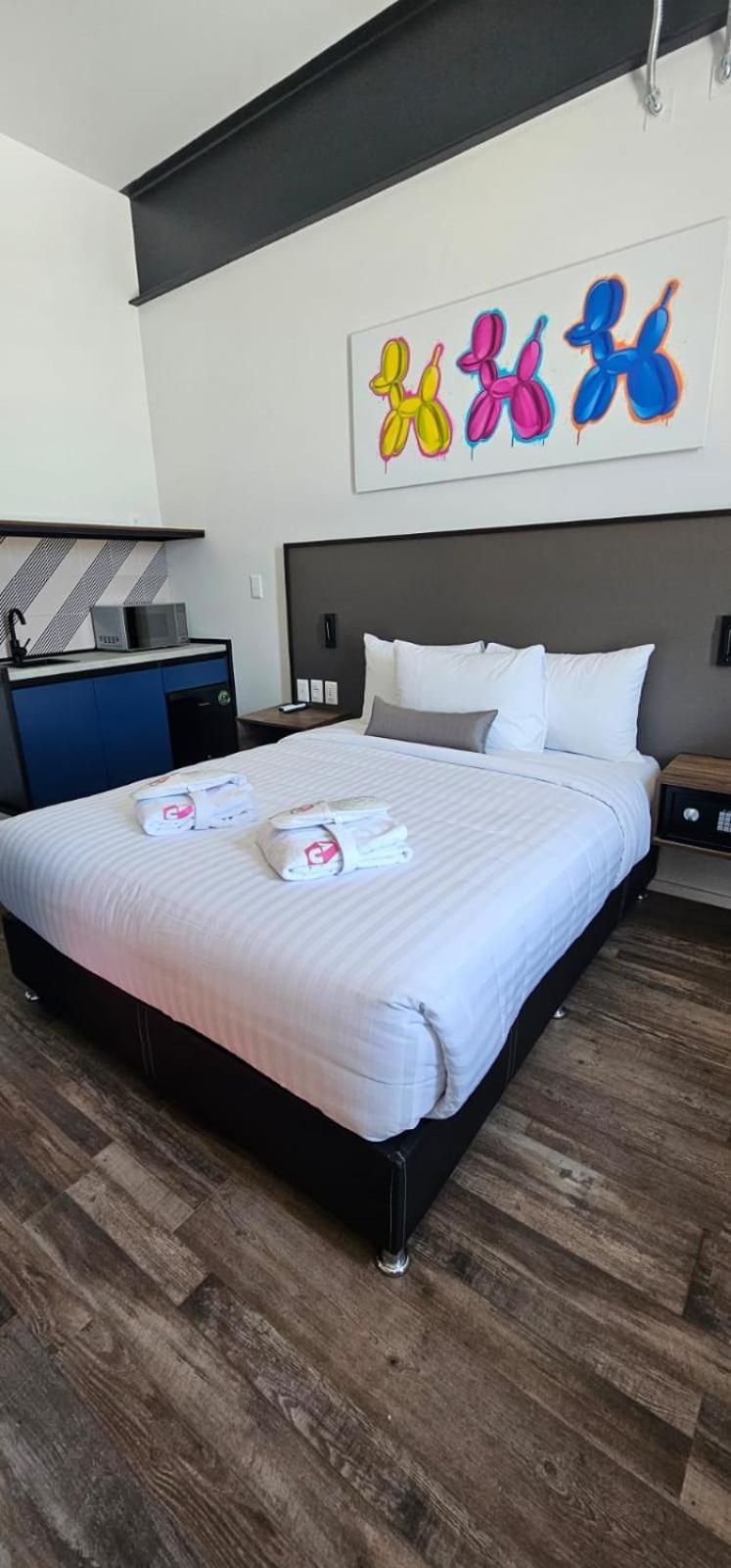 Alt Urbana Hotel Леон Екстериор снимка