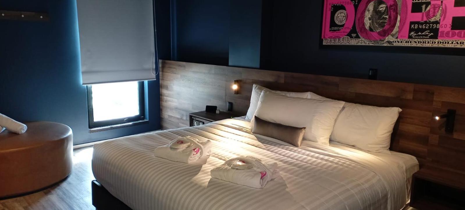 Alt Urbana Hotel Леон Екстериор снимка