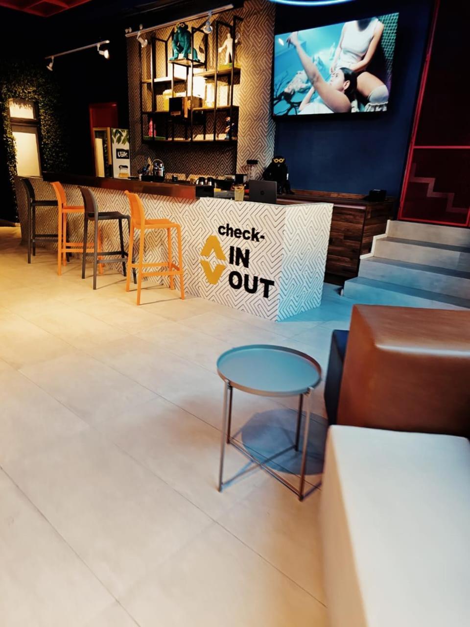 Alt Urbana Hotel Леон Екстериор снимка