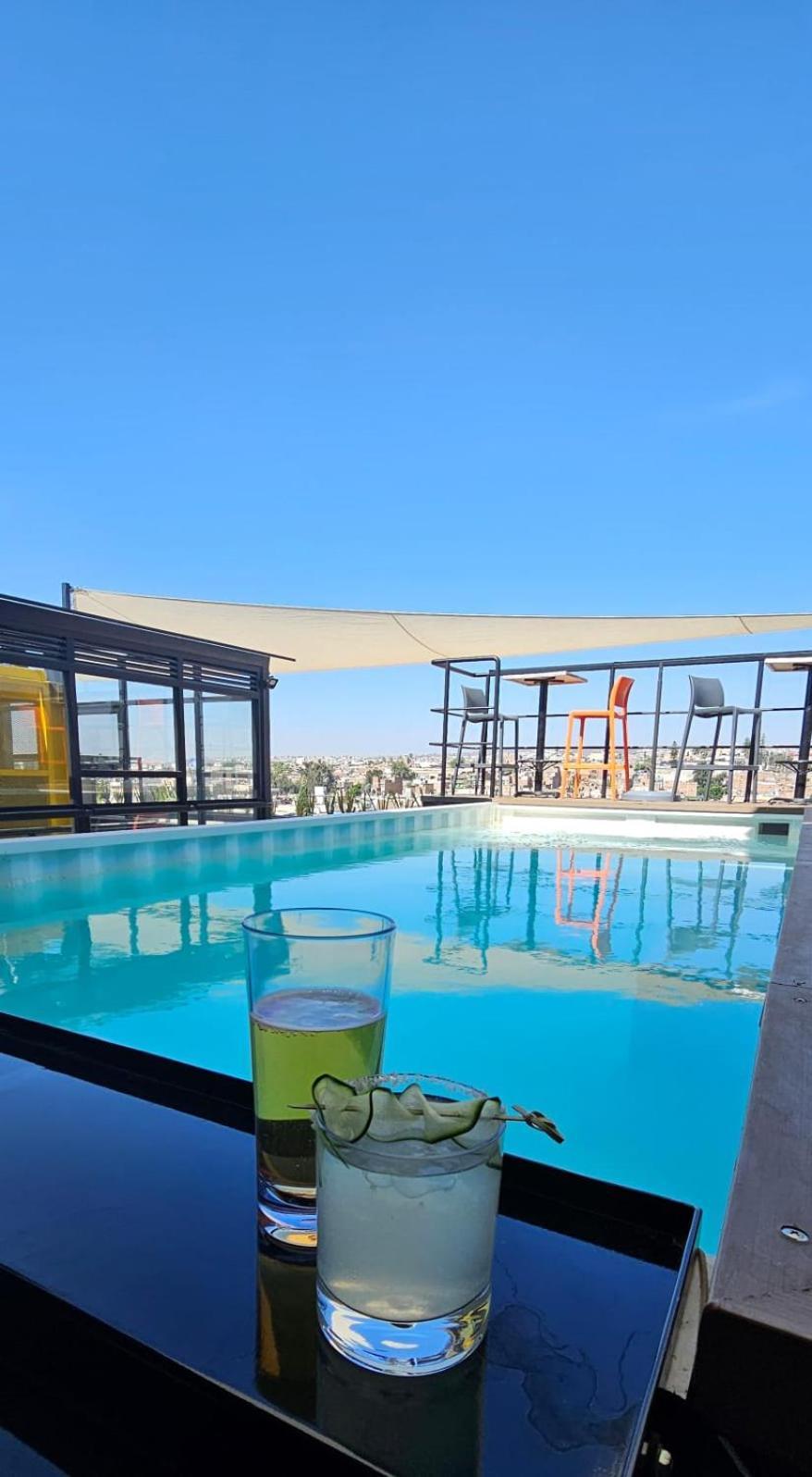 Alt Urbana Hotel Леон Екстериор снимка