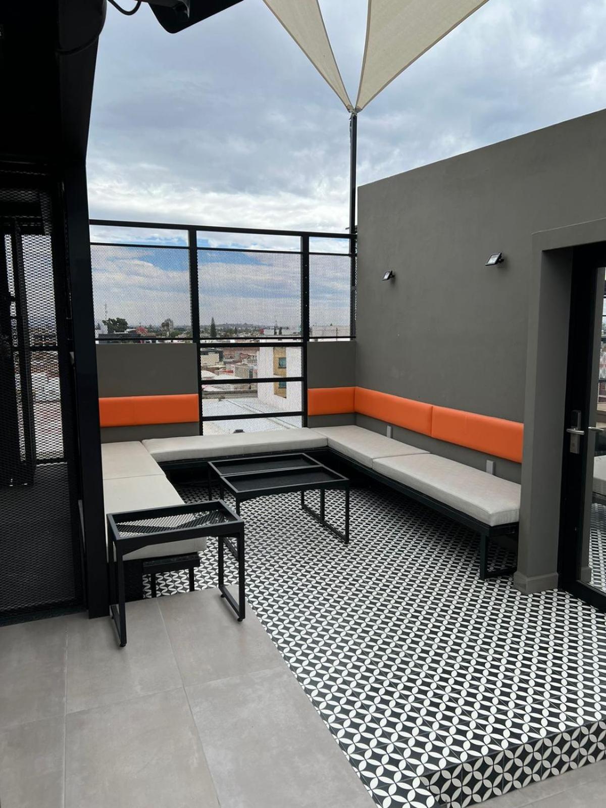 Alt Urbana Hotel Леон Екстериор снимка