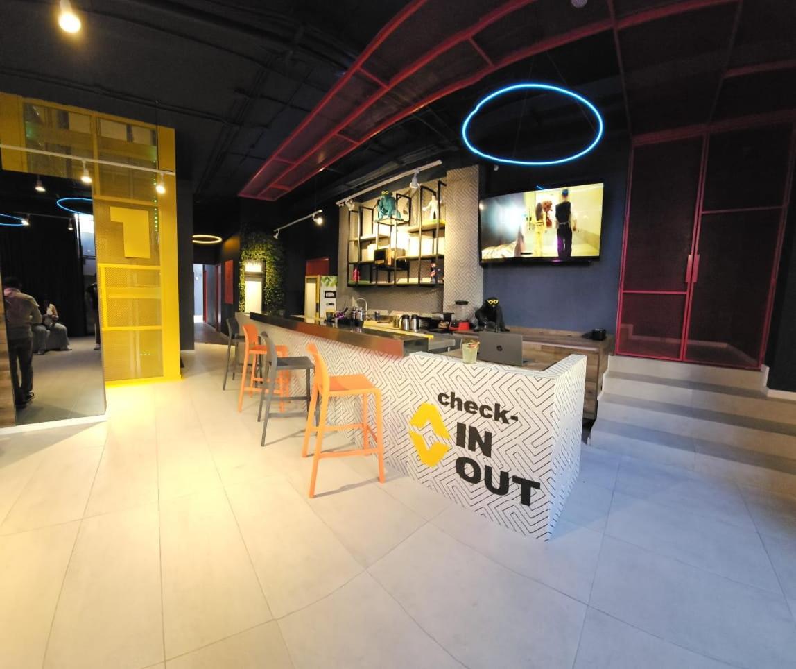 Alt Urbana Hotel Леон Екстериор снимка